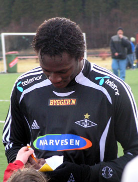 http://www.rbkweb.no/images/drakt2006_borte.jpg